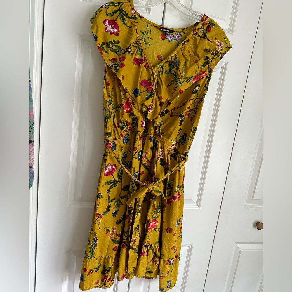 NEW PLUS SZ 2X strawberry 🍓Floral Yellow summer sun Dress NWOT